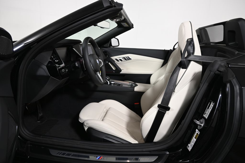 Thumbnail: 2026 BMW Z4 - 3