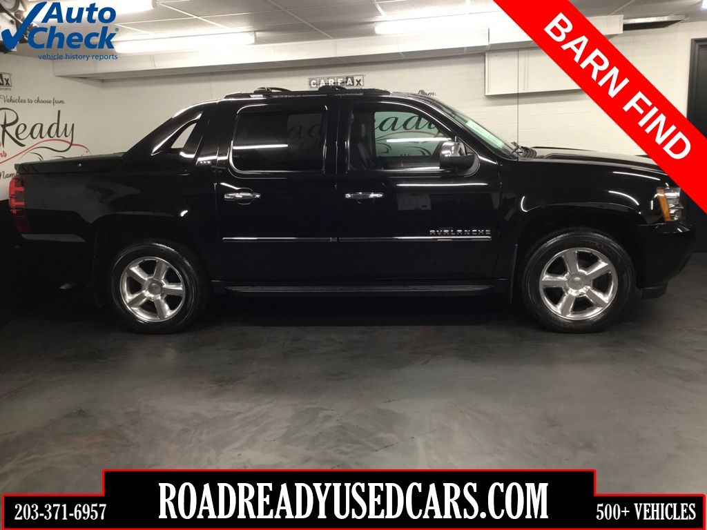 Black 2012 Chevrolet Avalanche Pickup Truck Four-Wheel Drive 6-Speed Automatic