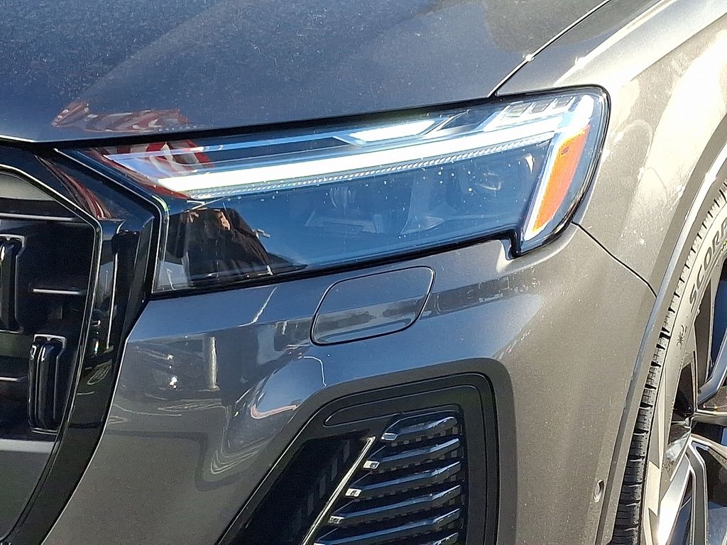 Thumbnail: 2026 Audi Q7 - 6