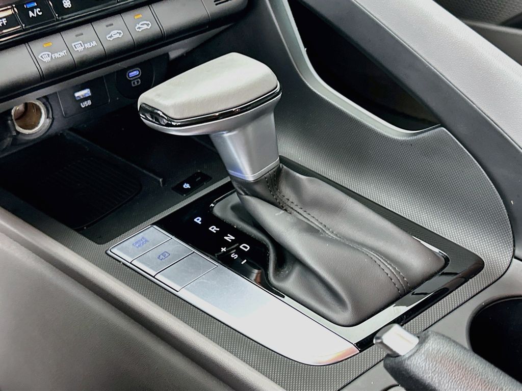 Thumbnail: 2025 Hyundai Elantra - 16