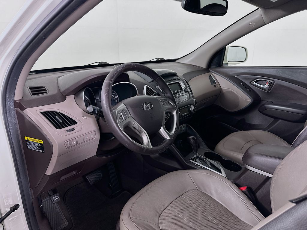 Thumbnail: 2012 Hyundai Tucson - 9