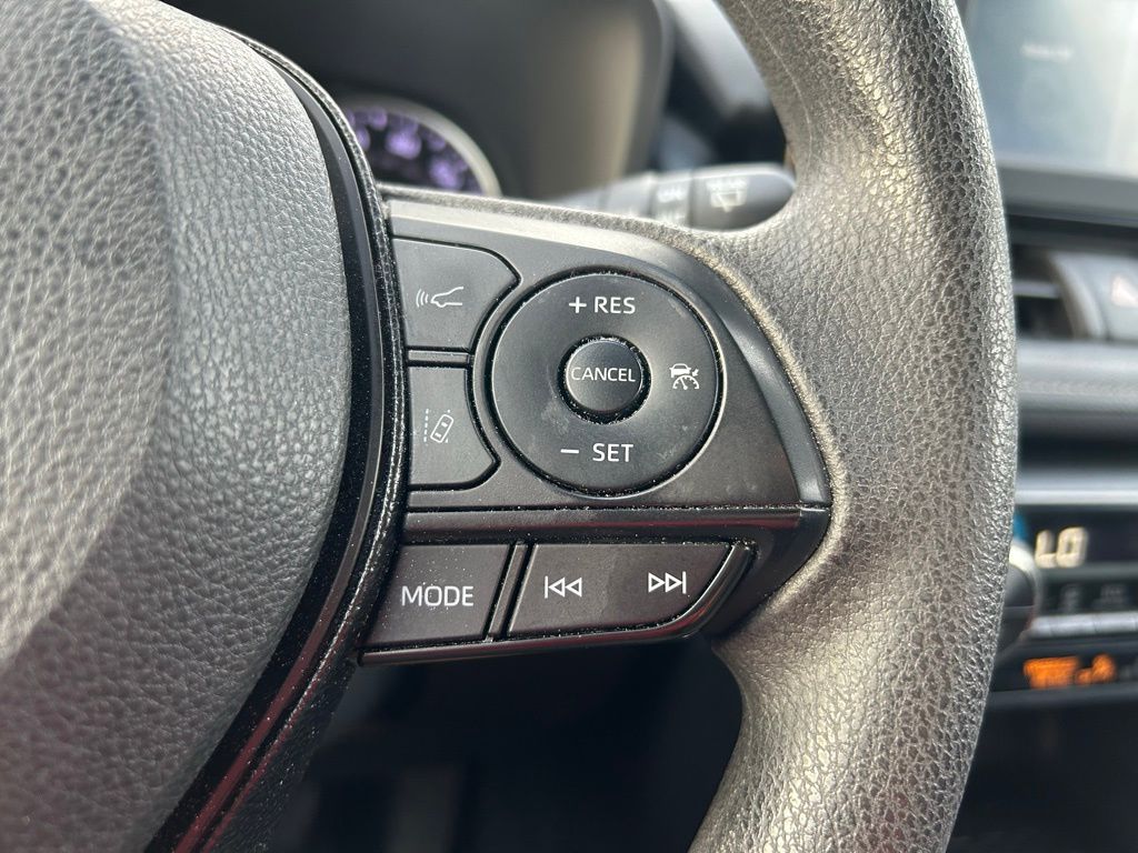 Thumbnail: 2021 Toyota RAV4 - 19