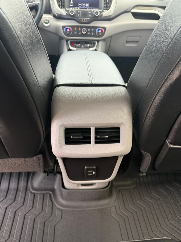 Used 2024 GMC Terrain SUV