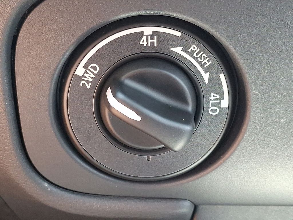 2026 Nissan Frontier — photo 14