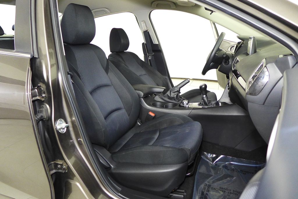 Thumbnail: 2016 Mazda Mazda3 - 18