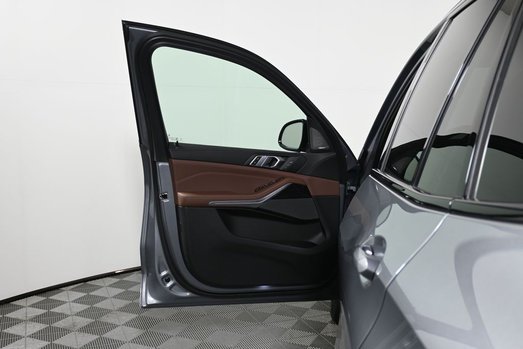 Thumbnail: 2026 BMW X5 - 27