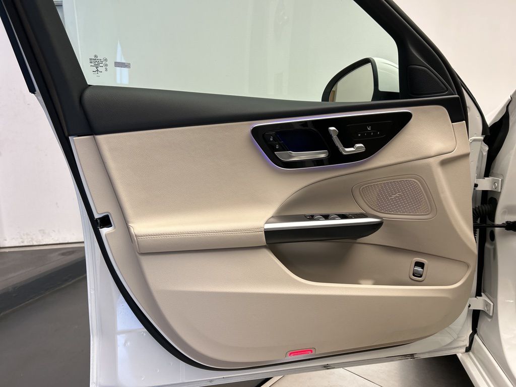 Thumbnail: 2023 Mercedes-Benz C-Class - 11