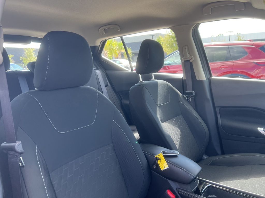 2024 Boulder Gray Pearl Nissan Kicks SV FWD SUV