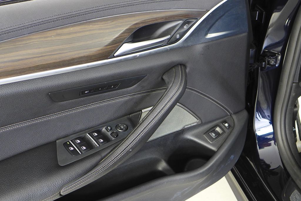 Thumbnail: 2018 BMW 5 Series - 12