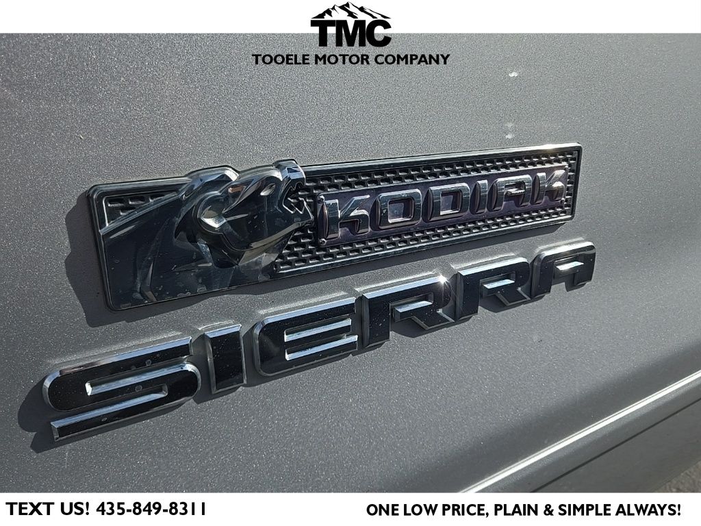 Used 2017 Silver GMC SLE image 6