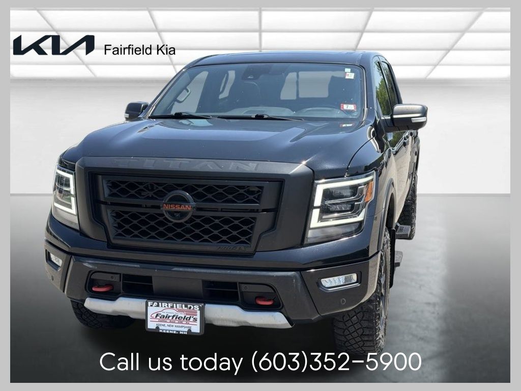 2022 Nissan Titan PRO-4X Crew Cab 4WD