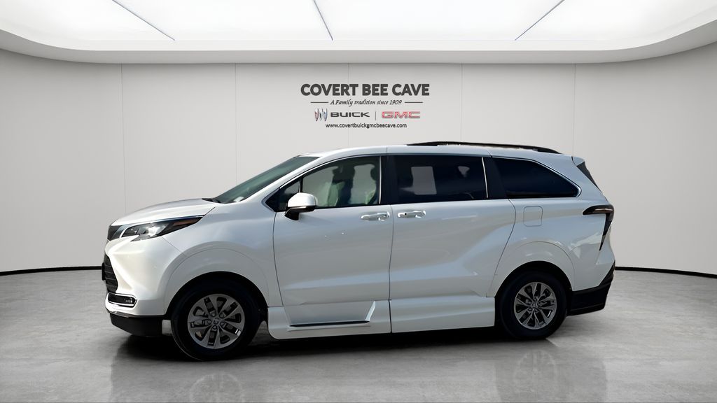 Used Car 2024 Toyota Sienna  Xle For Sale Under $80,000 In Austin, Texas