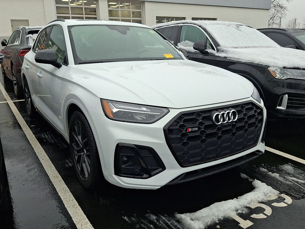 Thumbnail: 2023 Audi SQ5 - 3