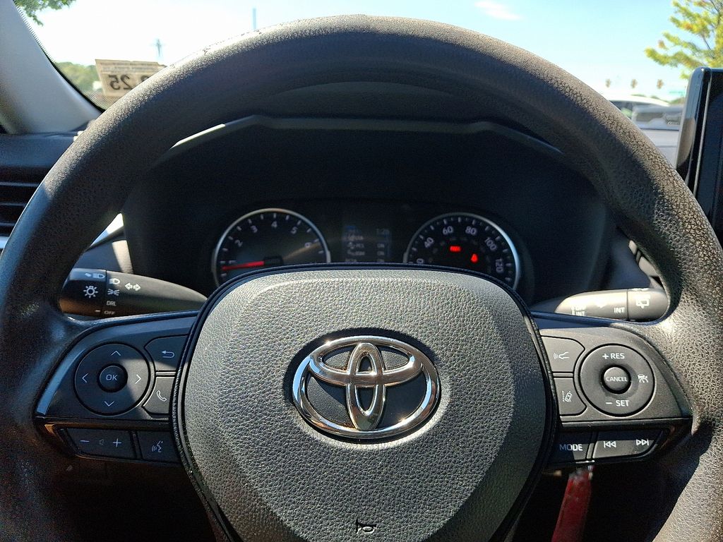 Thumbnail: 2021 Toyota RAV4 - 19