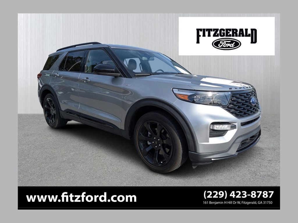 Silver Metallic 2022 Ford Explorer SUV / Crossover Rear-Wheel Drive Automatic