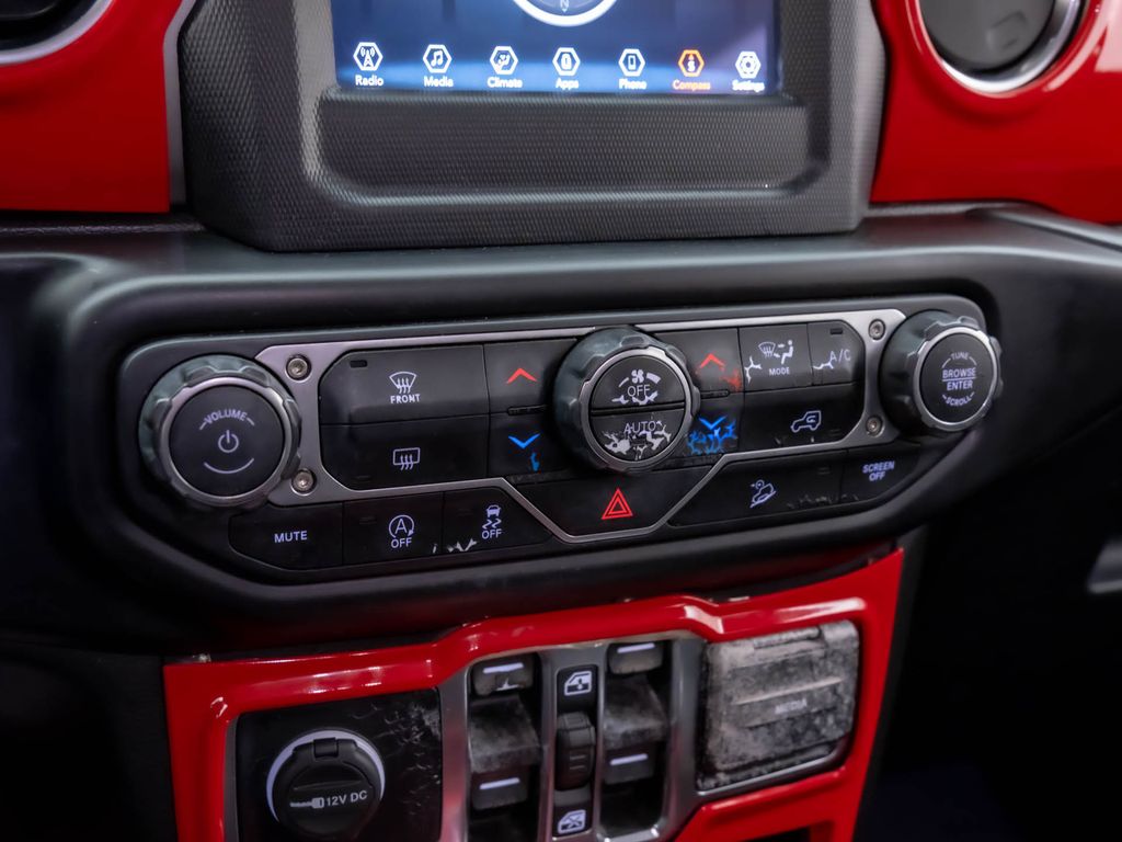 2020 Jeep Wrangler Unlimited Sahara photo