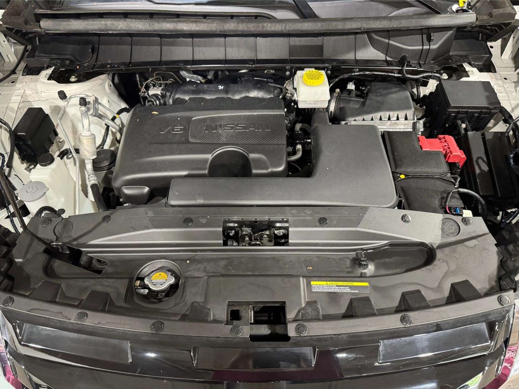 Certified Used 2024 Pearl White Tricoat/Super Black Nissan SL image 30