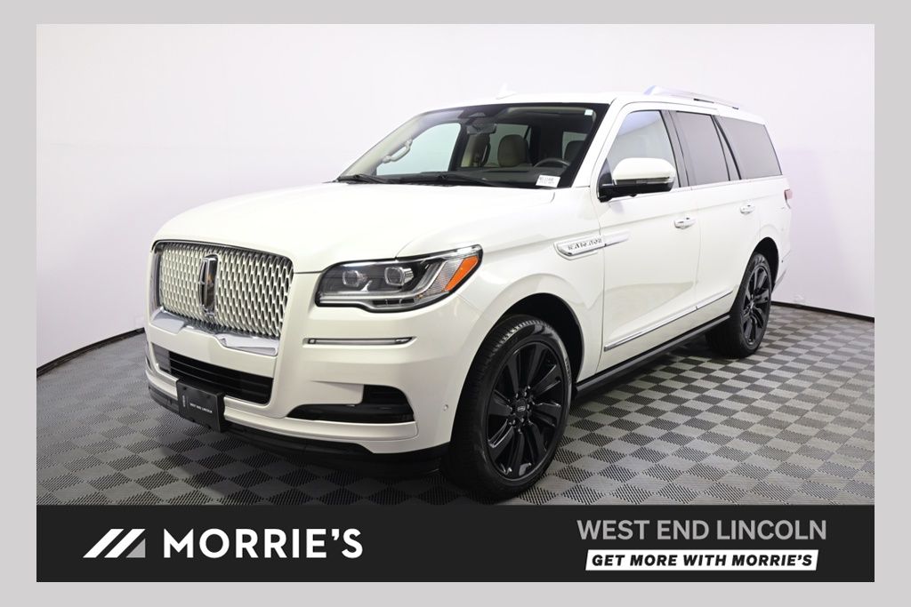 Pristine White Metallic Tri-Coat 2022 Lincoln Navigator SUV / Crossover Four-Wheel Drive Automatic