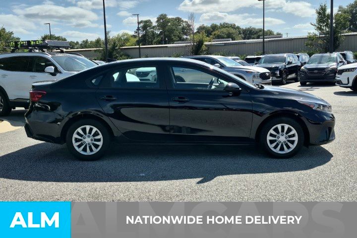 2024 Kia Forte LX photo 4