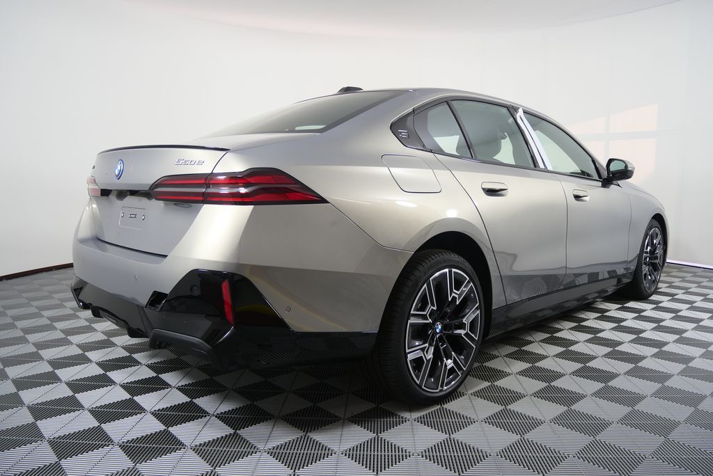 Thumbnail: 2026 BMW 5 Series - 3