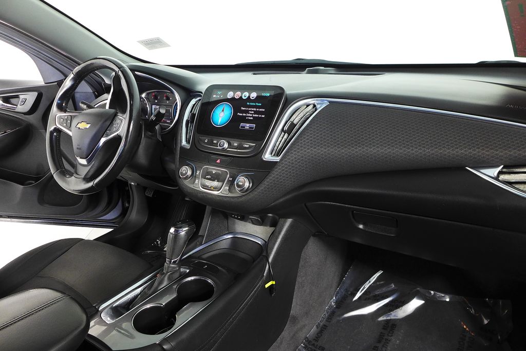 Thumbnail: 2018 Chevrolet Malibu - 13