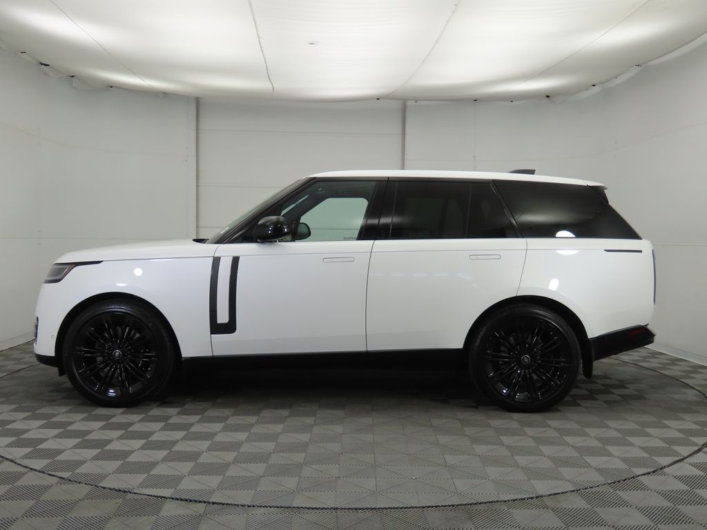 2025 Land Rover Range Rover SE 8