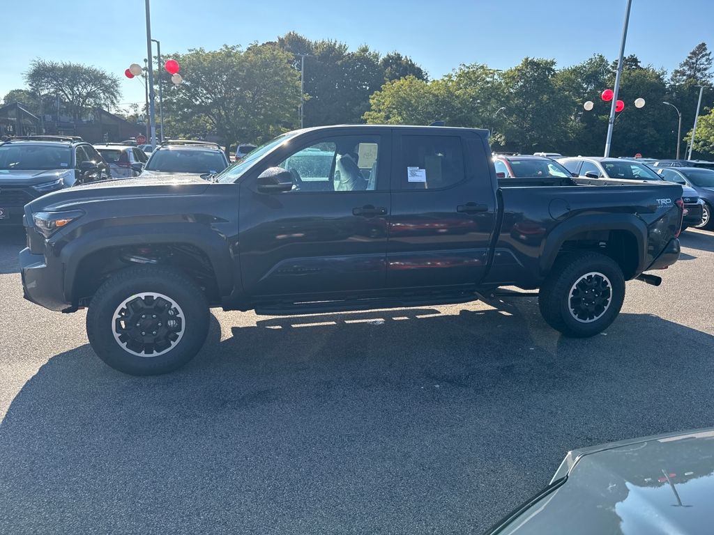 2025 Toyota Tacoma TRD Off-Road Double Cab photo 4