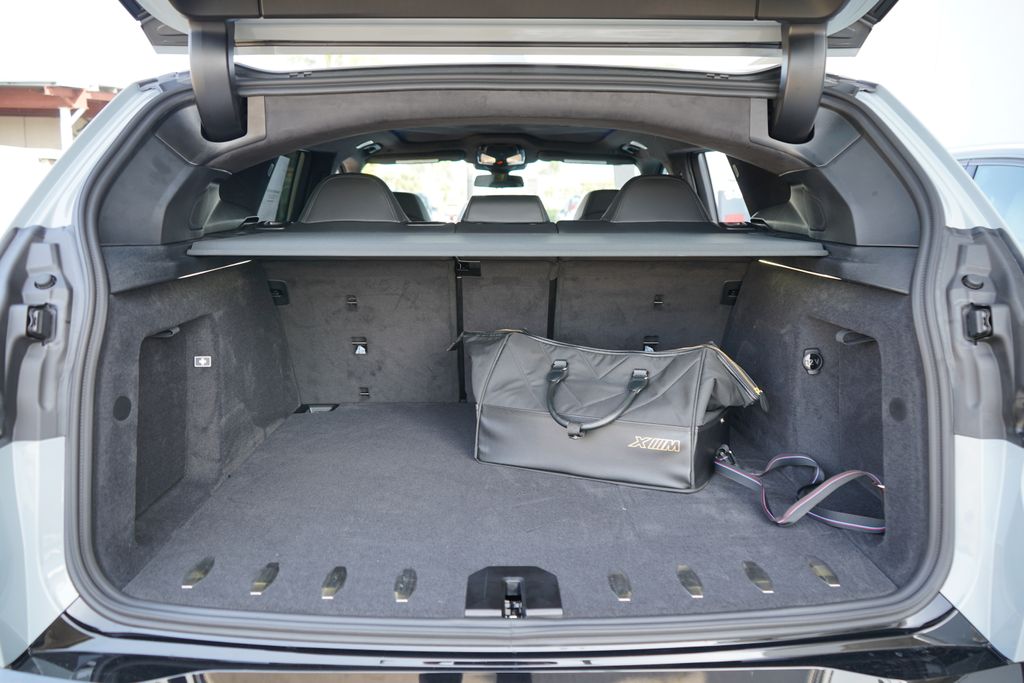 Thumbnail: 2026 BMW XM - 22