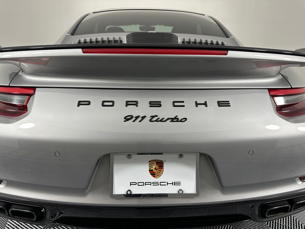 Thumbnail: 2019 Porsche 911 - 14