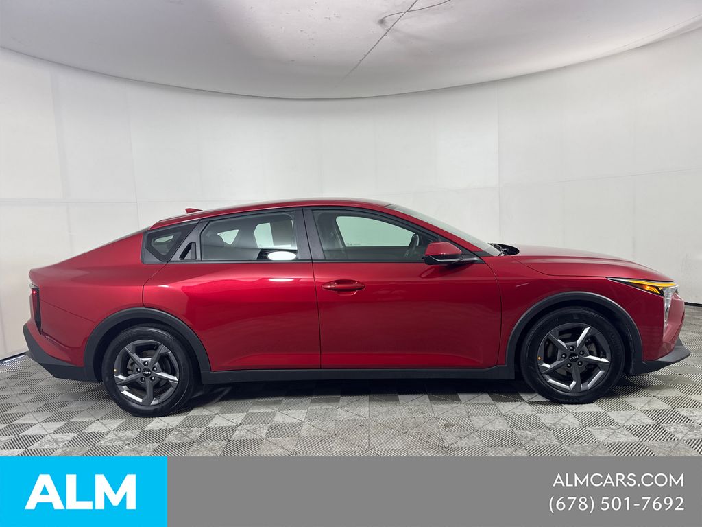 Used 2025 Red Kia LXS image 5