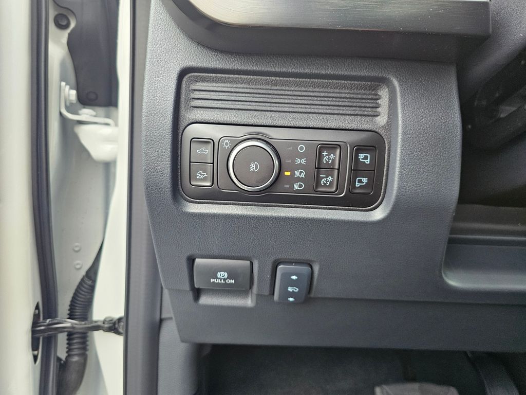 New 2026 White Ford Lariat image 29