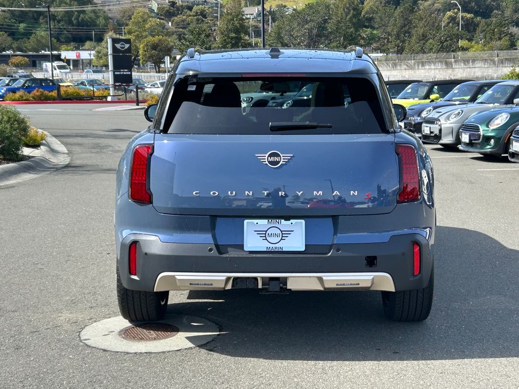 2025 MINI Cooper Countryman Iconic 4