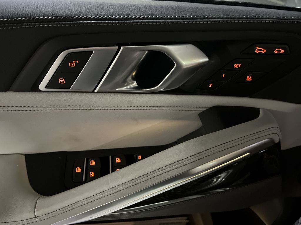 Thumbnail: 2026 BMW X6 - 13