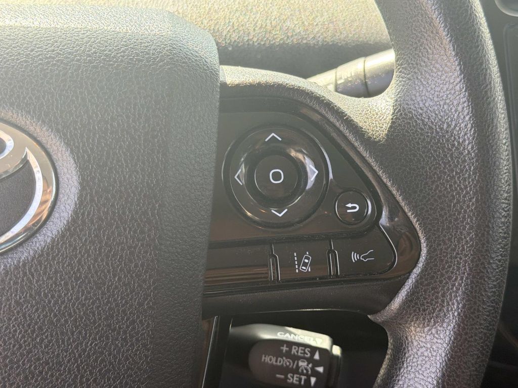 Used 2019 Toyota Prius L 5D Hatchback