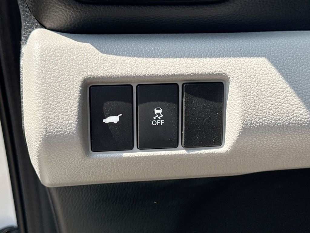 Used 2024 White Honda EX-L image 10