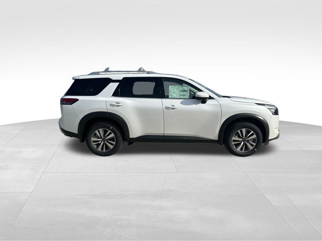 2025 Everest White Pearl Tricoat Nissan Pathfinder SL FWD SUV