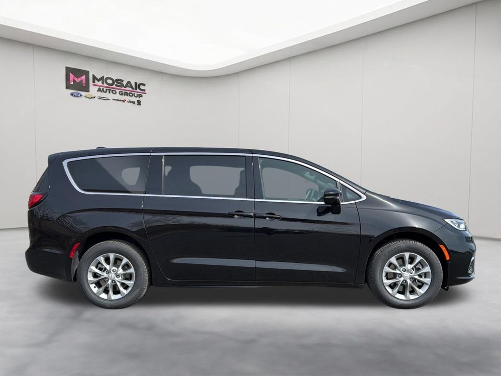 2026 Chrysler Pacifica