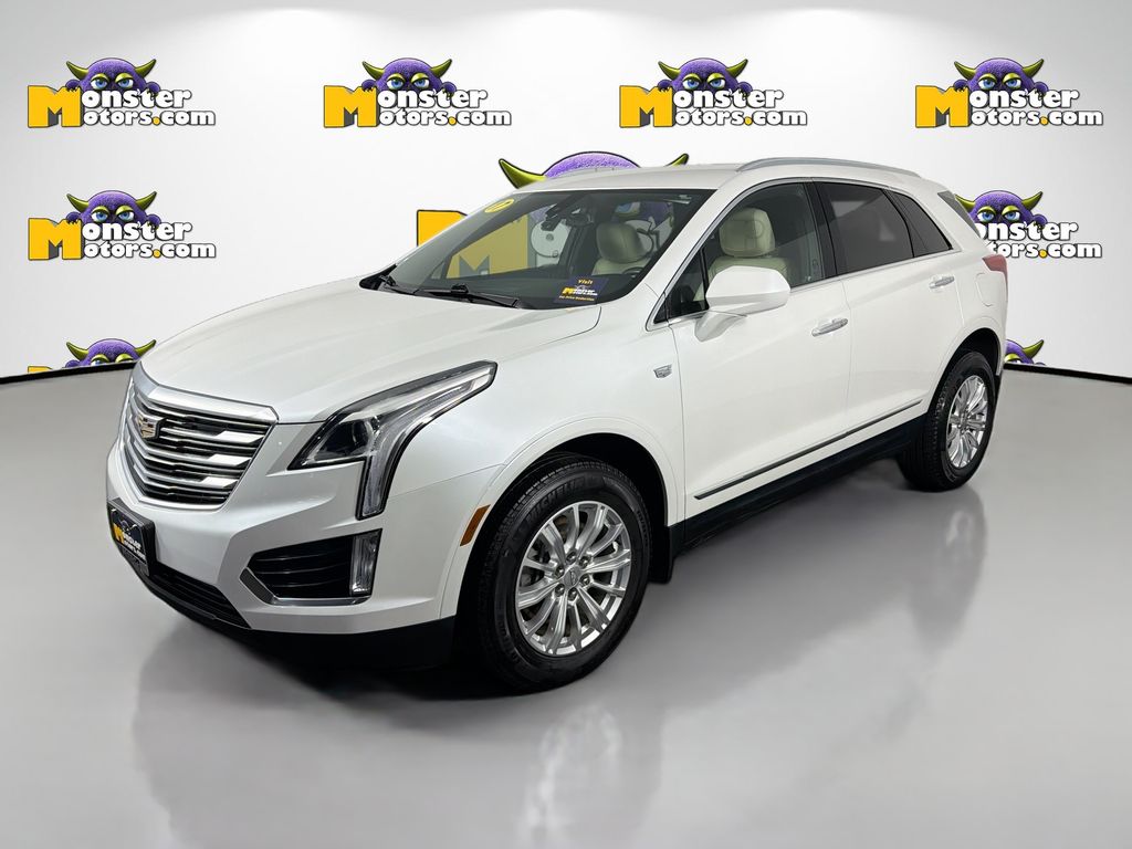 White 2017 Cadillac XT5 FWD SUV / Crossover Front-Wheel Drive 8-Speed Automatic