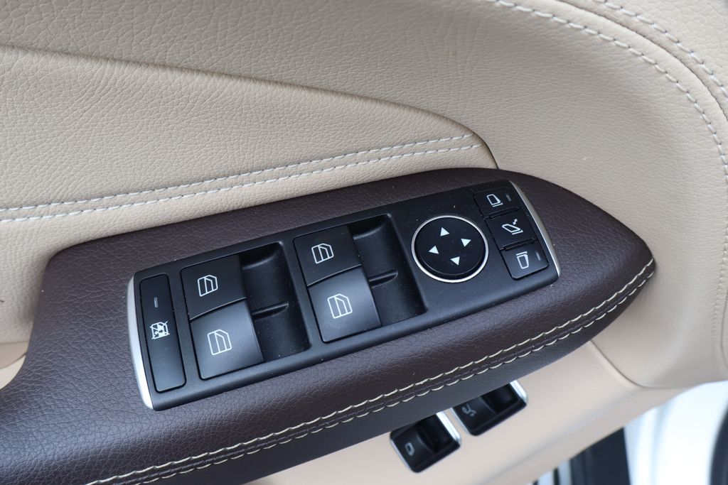Thumbnail: 2019 Mercedes-Benz GLS - 17