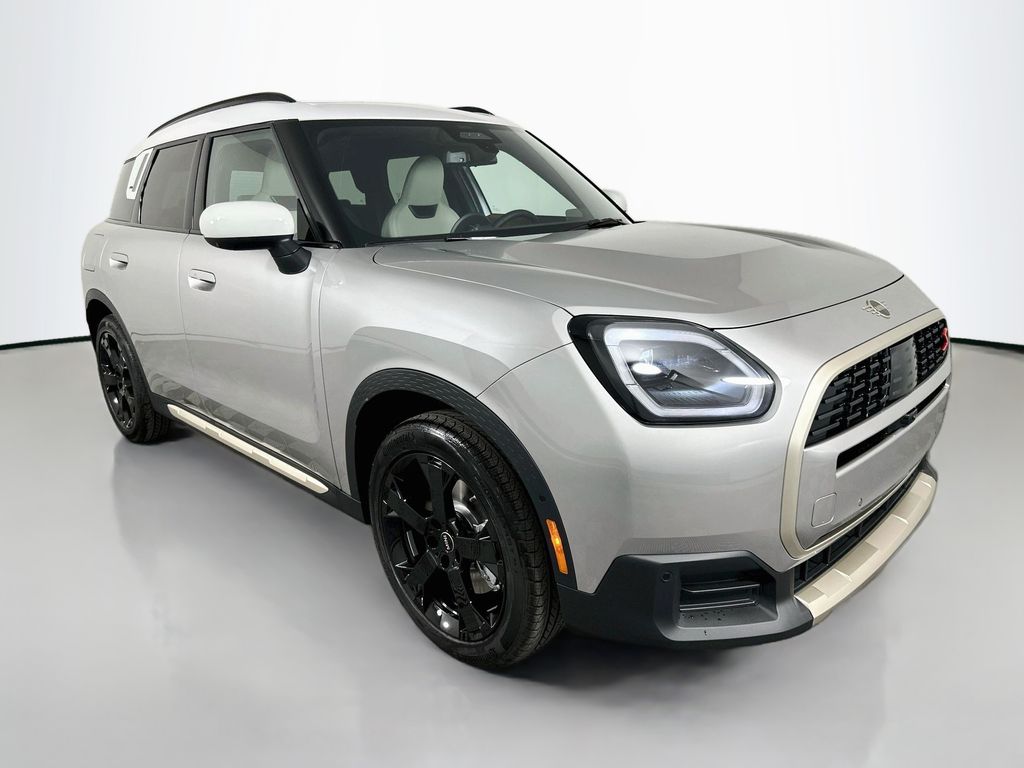 Thumbnail: 2027 MINI Cooper Countryman - 3