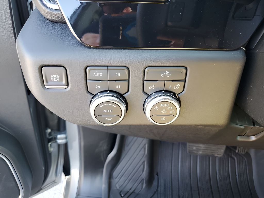 New 2026 Silver GMC Elevation image 33