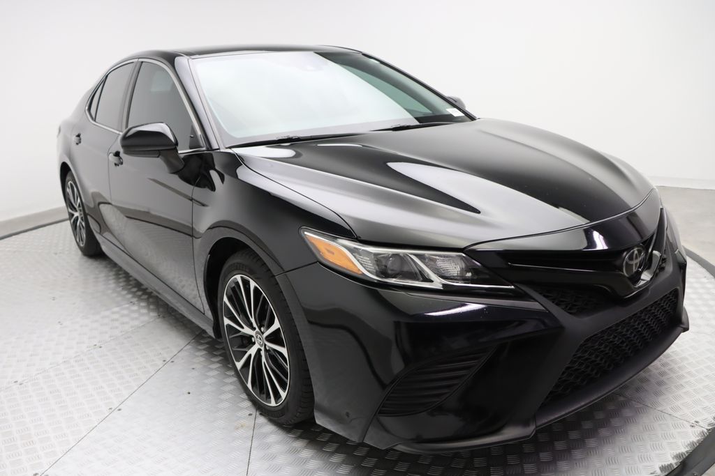 2019 Toyota Camry SE 6