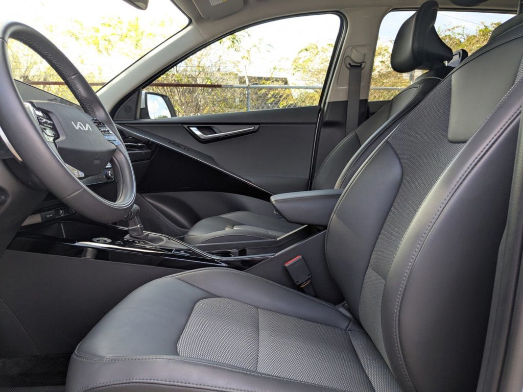 2025 Kia Niro EX