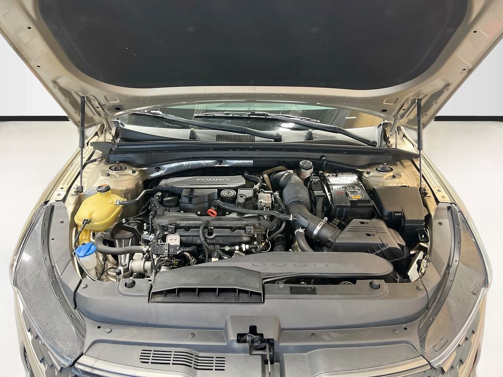 Used 2021 Crystal Beige Kia EX image 30