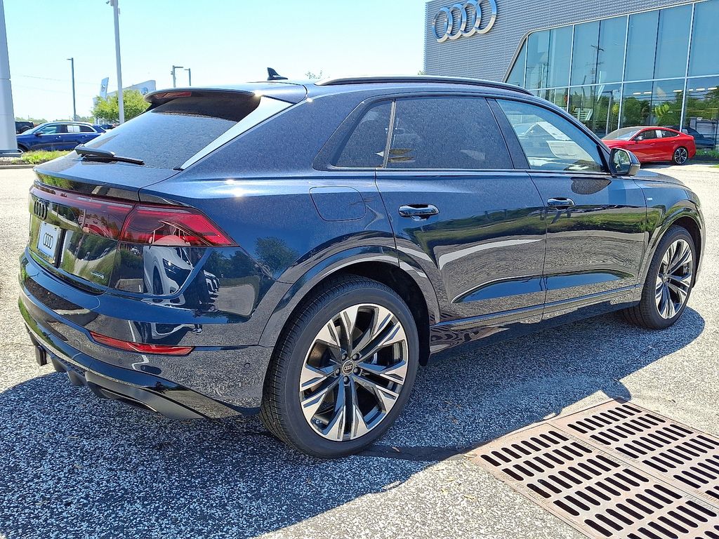 Thumbnail: 2026 Audi Q8 - 3