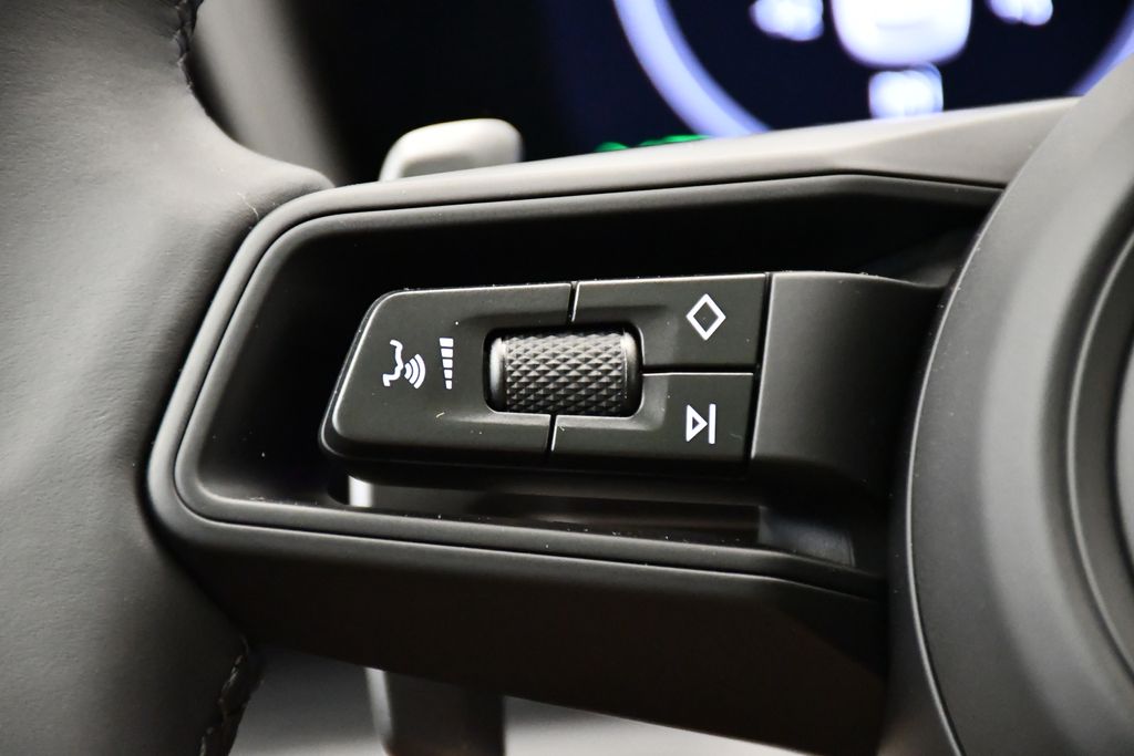 Thumbnail: 2026 Porsche Cayenne - 26