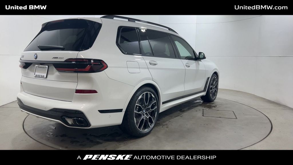 Thumbnail: 2026 BMW X7 - 8