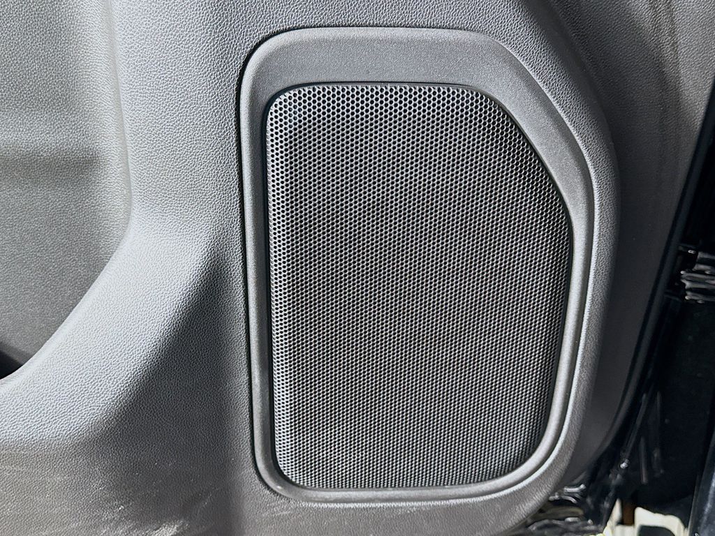 Thumbnail: 2021 Chevrolet Silverado 1500 - 17