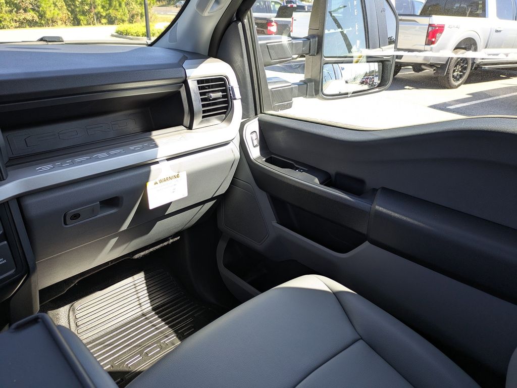 2025 Ford F-350 Chassis XL