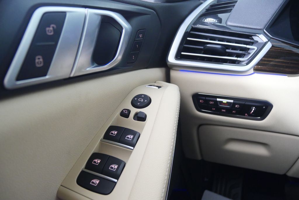 Thumbnail: 2020 BMW X5 - 21